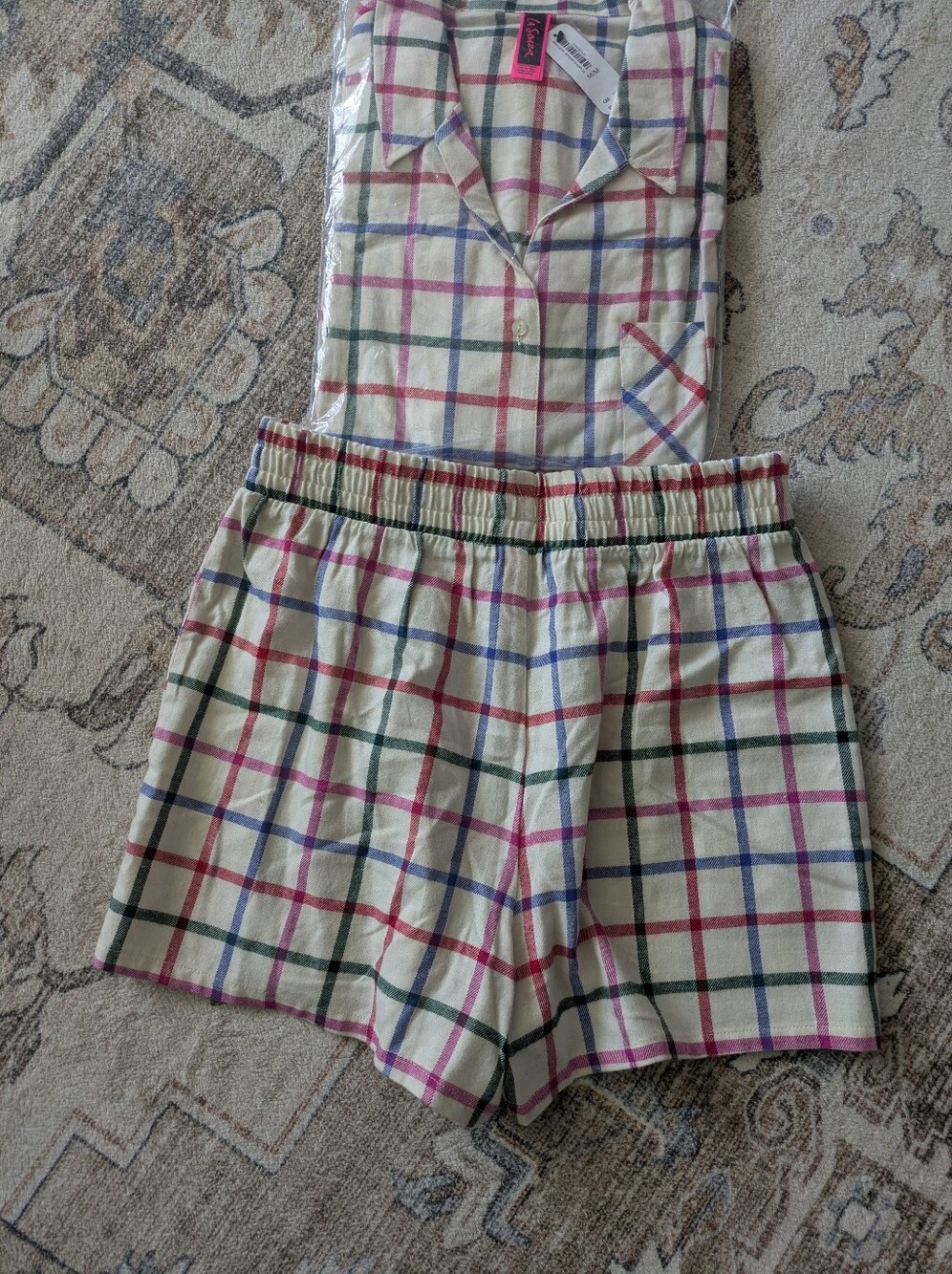 La Senza Flannel Plaid Pajama Shorts And Top Set - Picture 4 of 4